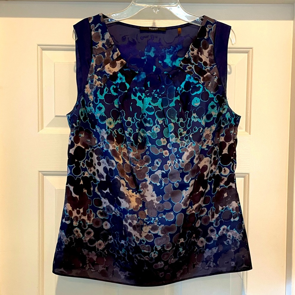 Women’s navy with multicolor design sleeveless Tahari top